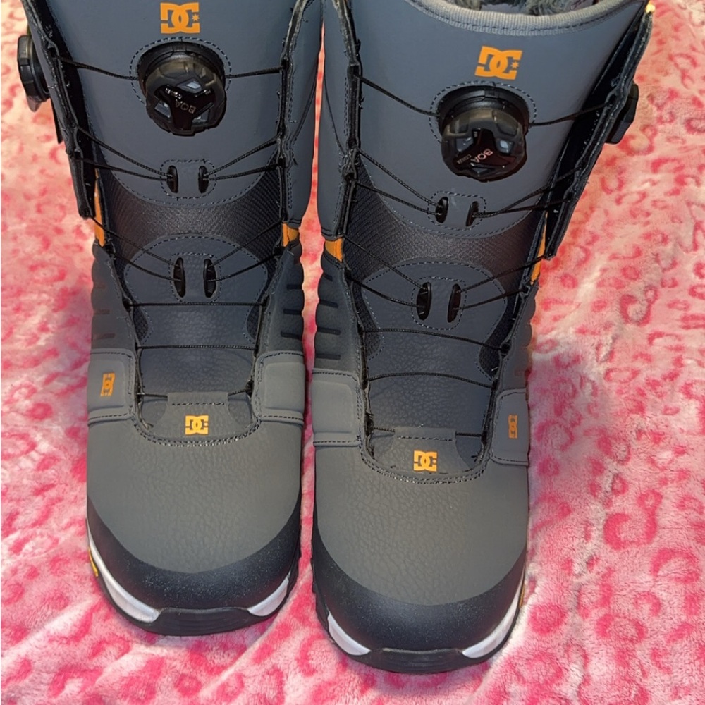 DC Men's Charcoal and Black Snow Boots